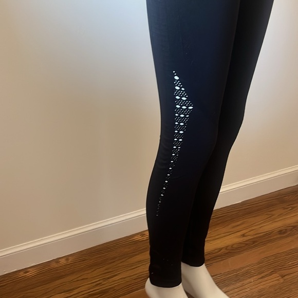 Gymshark Black Leggings - Picture 7 of 16